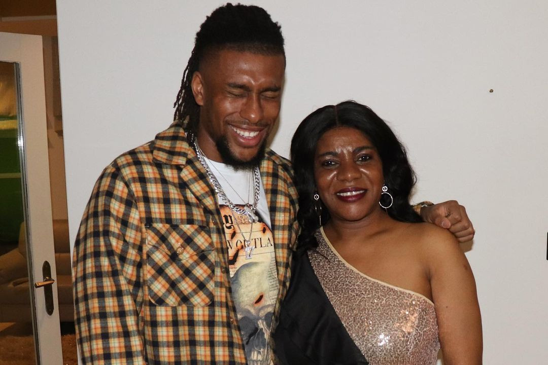 Alex Iwobi shares lovely photos with his parents Latest Songs
