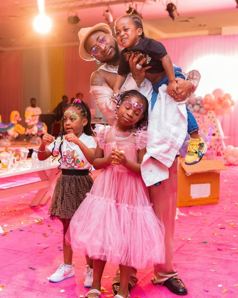  Image of Davido poses with his three daughters in rare photo